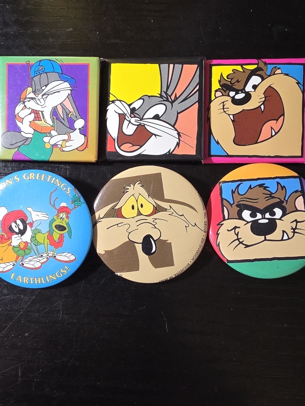 6 Vintage Looney Tunes Buttons Pin Back Bugs Bunny Taz Wile E Coyote WB